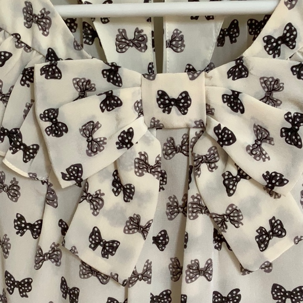 J crew 💯silk bow top size 2🎀